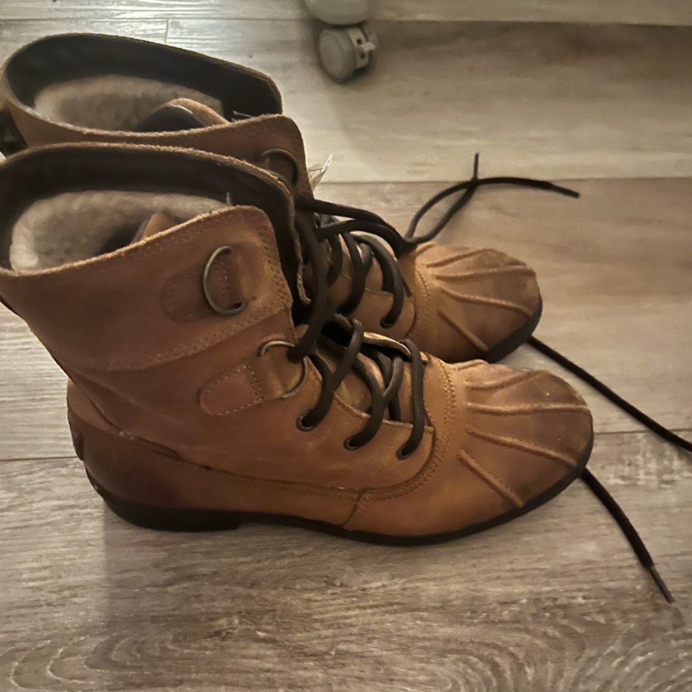 Womens weather proof Ugg boots